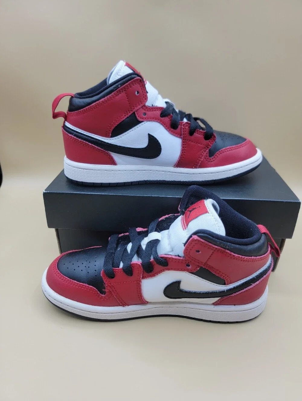2020 Nike Air Jordan 1 Mid Chicago Black Toe Little Kid's Shoes Size 13C Black